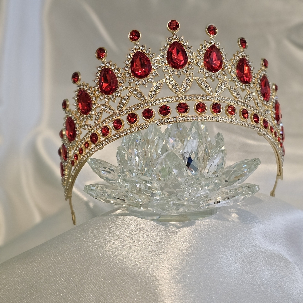 Red Rhinestone Tiara - Picture 2 of 3